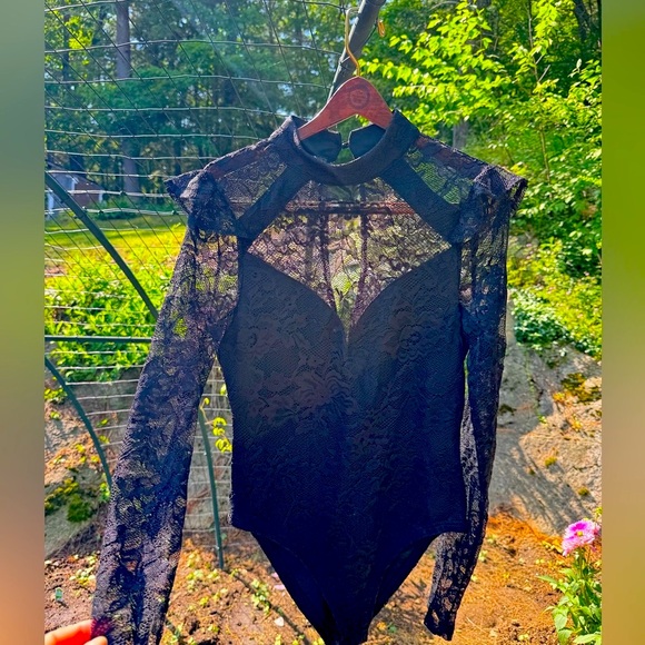 NWOT BLACK LONG SLEEVE LACE BODYSUIT - Picture 7 of 8